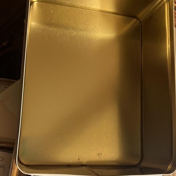 Kellogg’s All-Bran Vintage Tin in their commemorative 75 Years —size 6x8x4”. - Picture 6 of 6